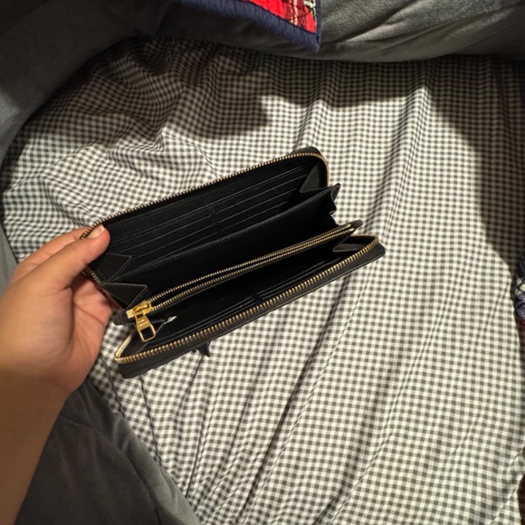 Louis Vuitton Wallet - Picture 11 of 14